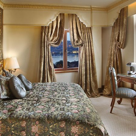 Daru Sultan Hotels Galata Isztambul Kültér fotó A bedroom at the Four Seasons Hotel Istanbul